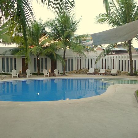 Urban Sands Hotel Iloilo Bagian luar foto