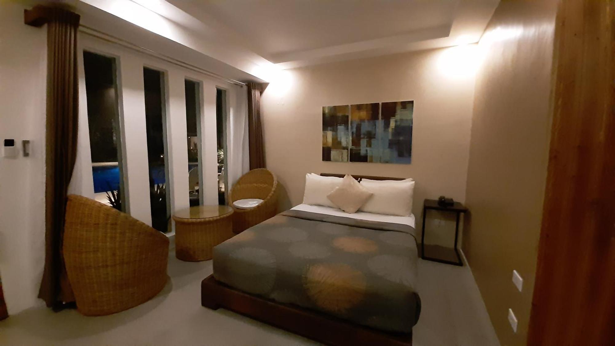 Urban Sands Hotel Iloilo Bagian luar foto