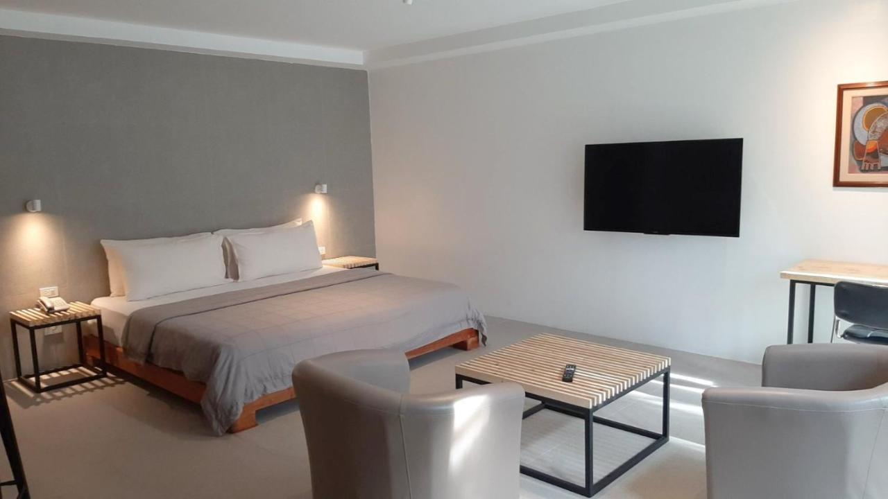 Urban Sands Hotel Iloilo Bagian luar foto