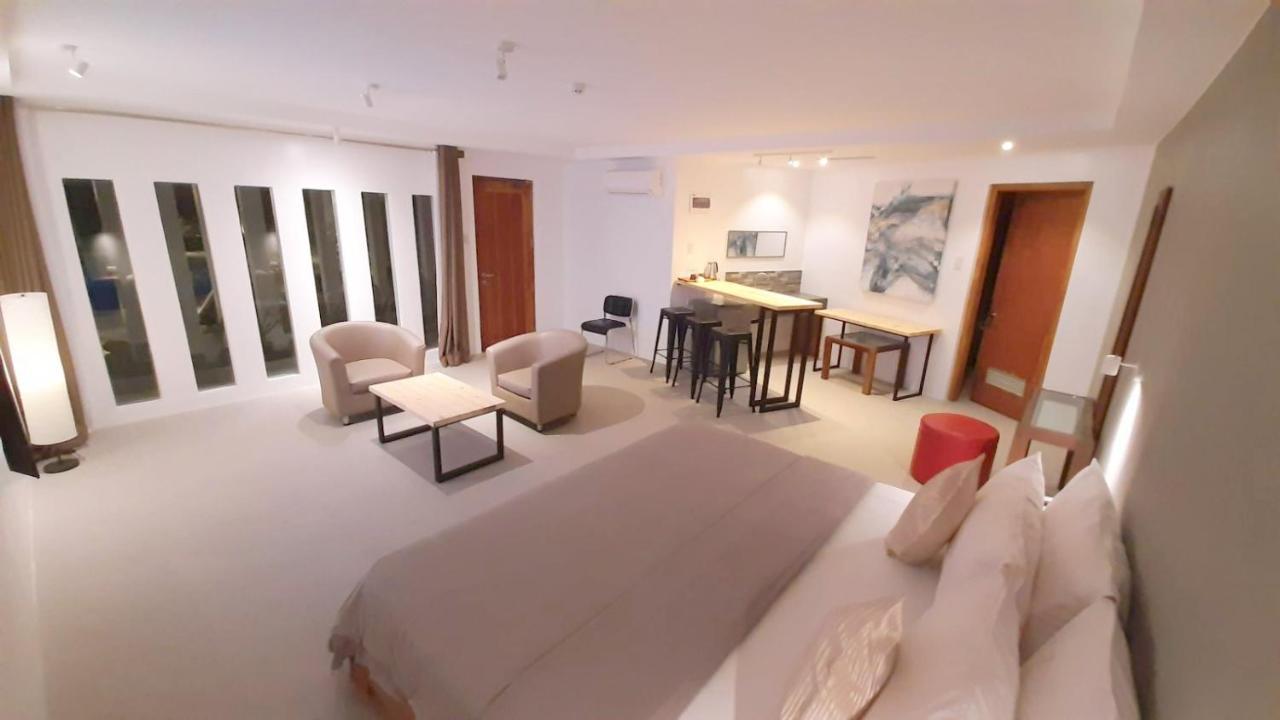 Urban Sands Hotel Iloilo Bagian luar foto