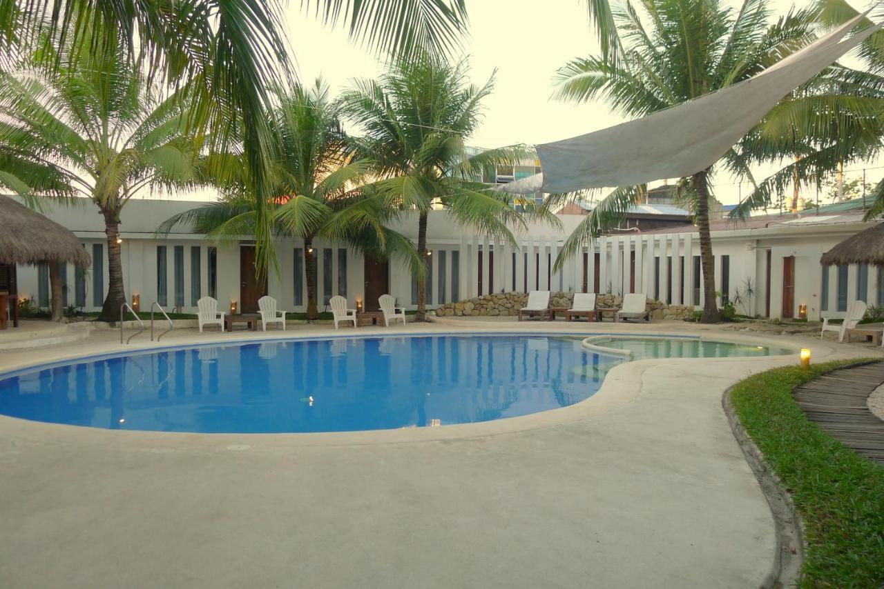 Urban Sands Hotel Iloilo Bagian luar foto