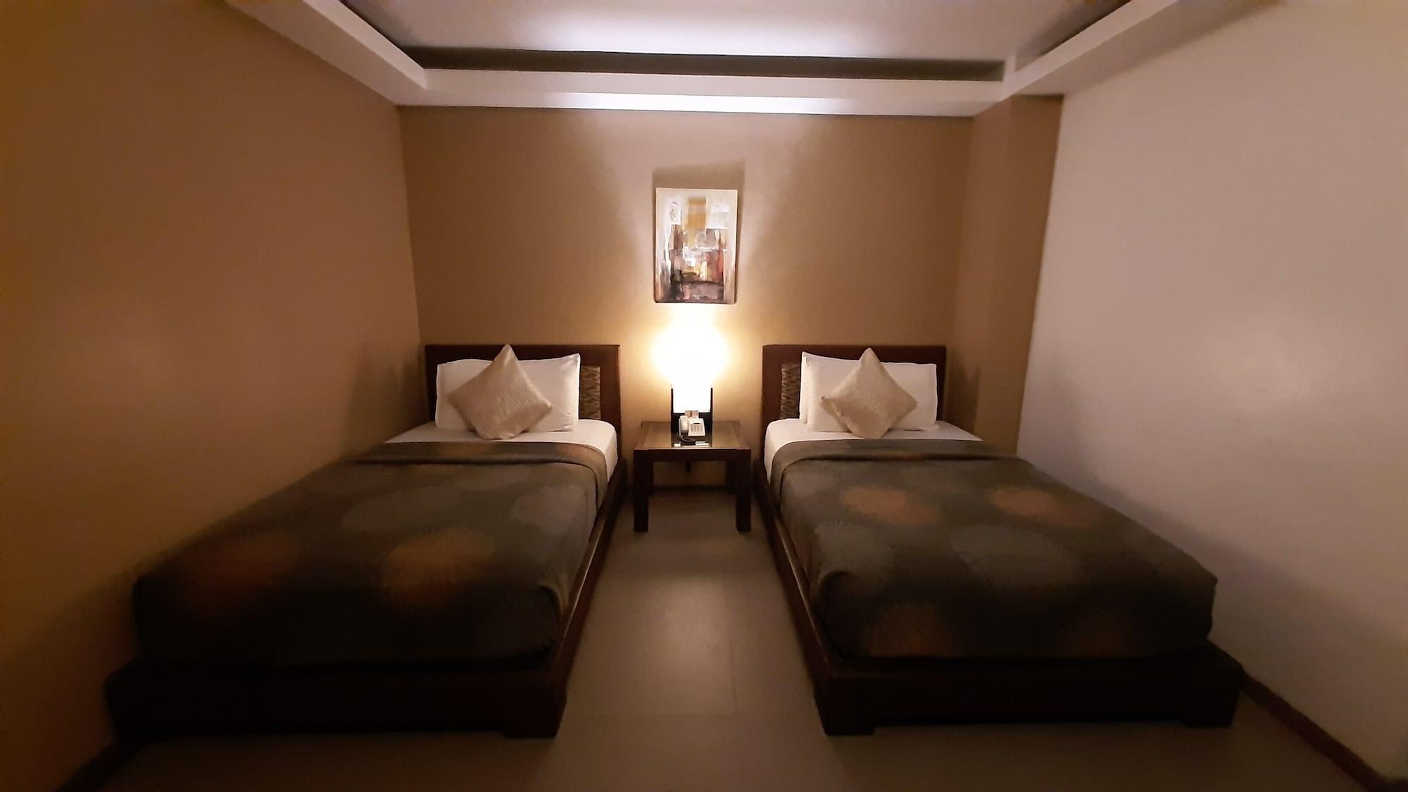 Urban Sands Hotel Iloilo Bagian luar foto