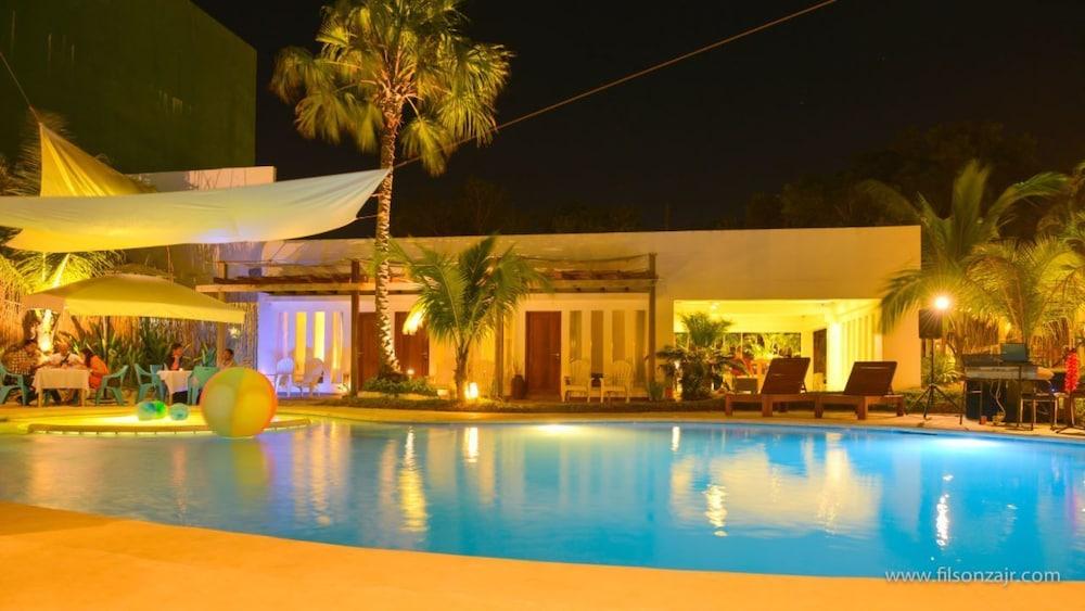 Urban Sands Hotel Iloilo Bagian luar foto